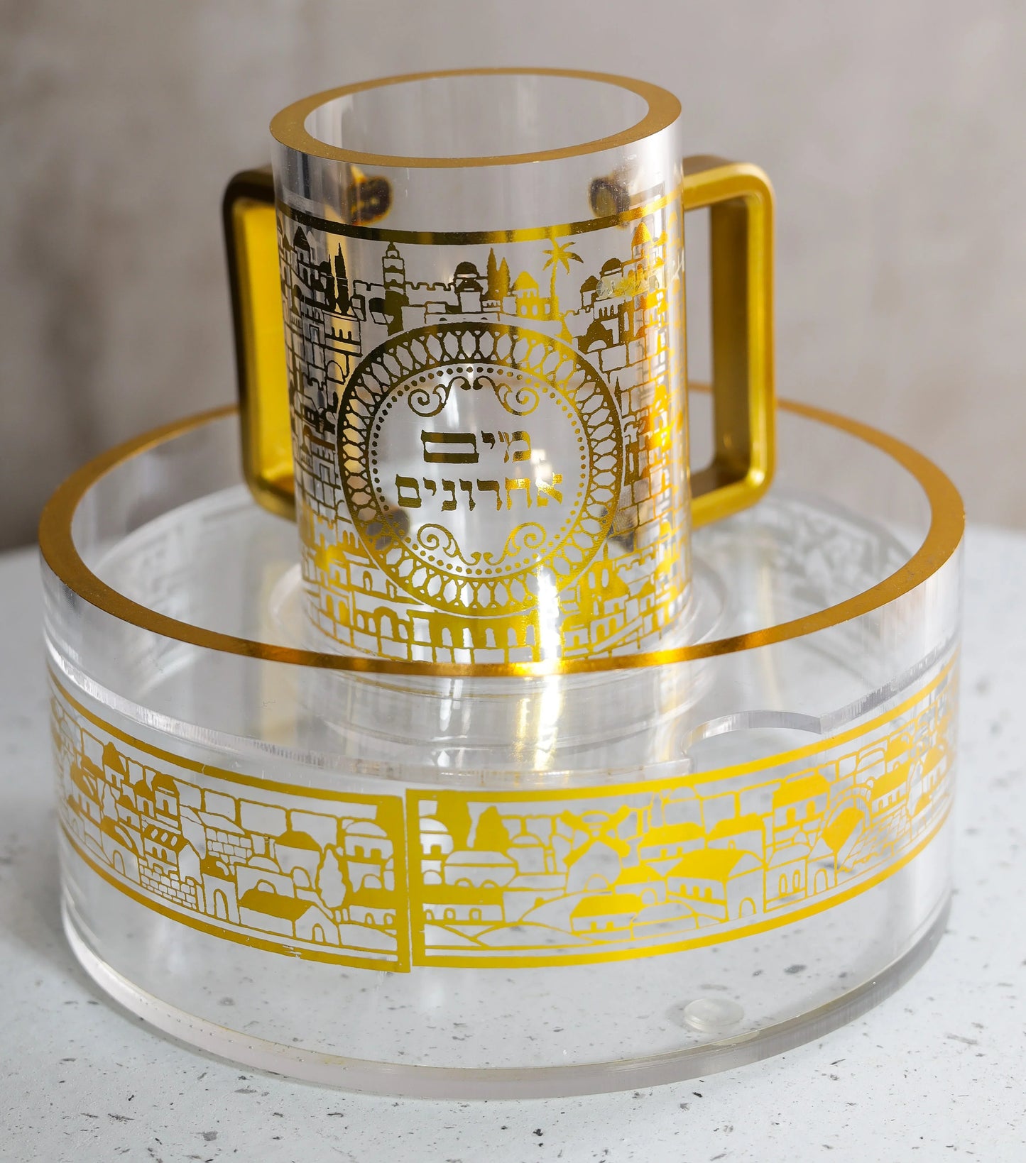 כלי למים אחרונים | פרספקט זהב