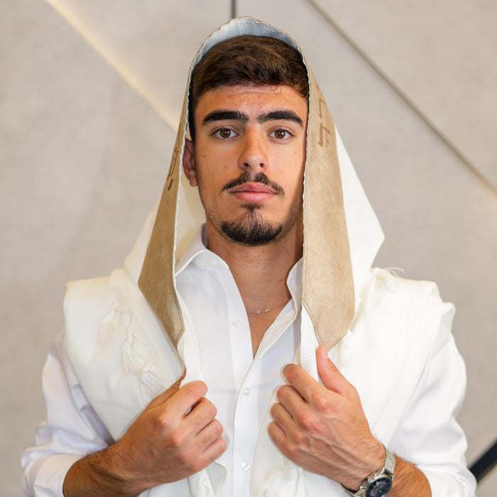 טלית צמר Premium | דגם יברכך חום חיתוך לייזר