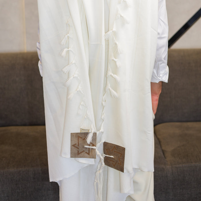 טלית צמר Premium | דגם יברכך חום חיתוך לייזר