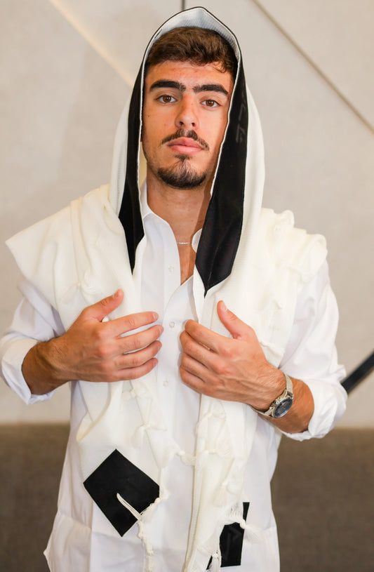 טלית צמר Premium | דגם יברכך שחור חיתוך לייזר