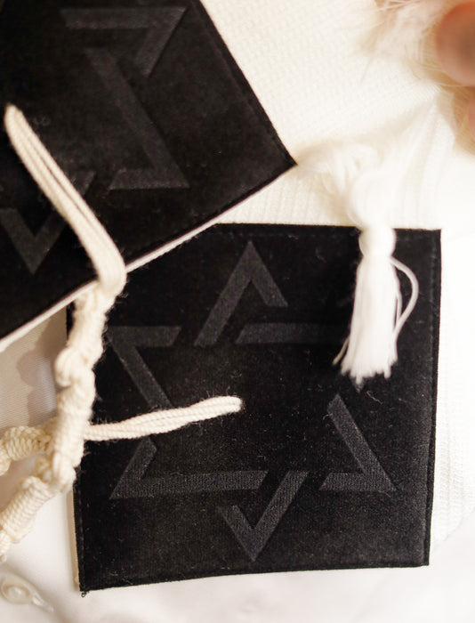 טלית צמר Premium | דגם יברכך שחור חיתוך לייזר