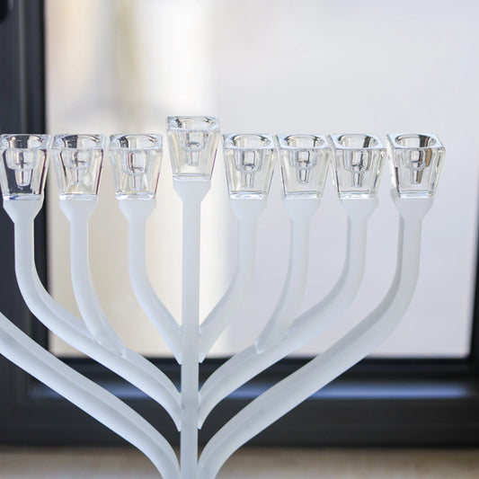 חנוכיית קריסטל | חלבית