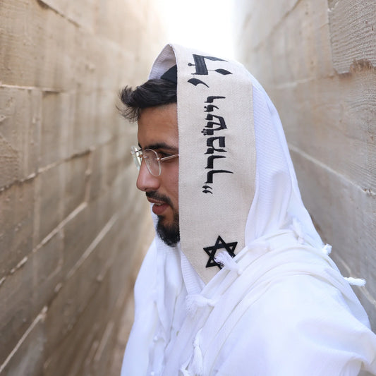 דגם בז' בהיר חיתוך לייזר