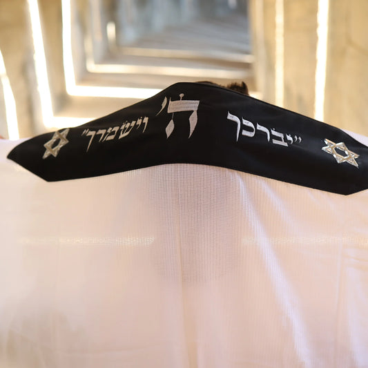 טלית צמר Premium | דגם שחור כסף חיתוך לייזר