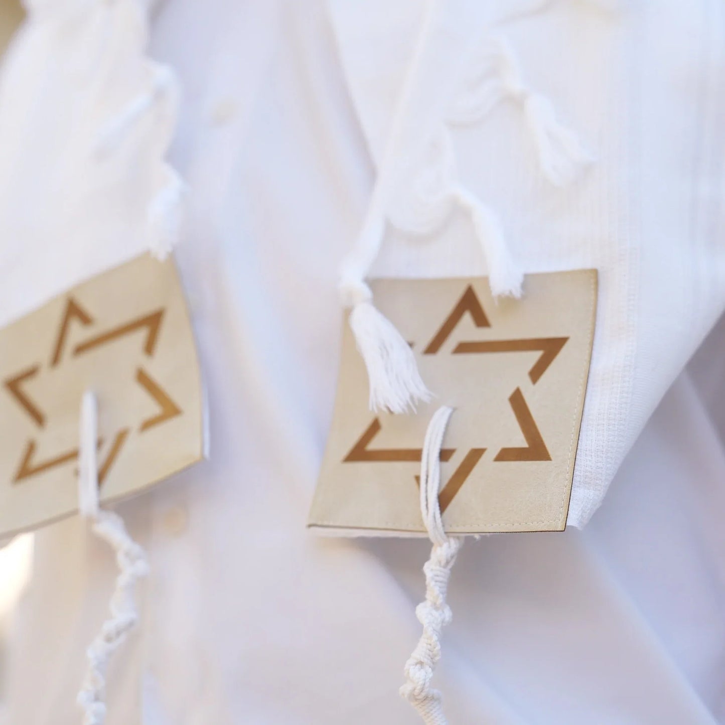 טלית צמר Premium | דגם יברכך בז דמוי עור בחיתוך לייזר