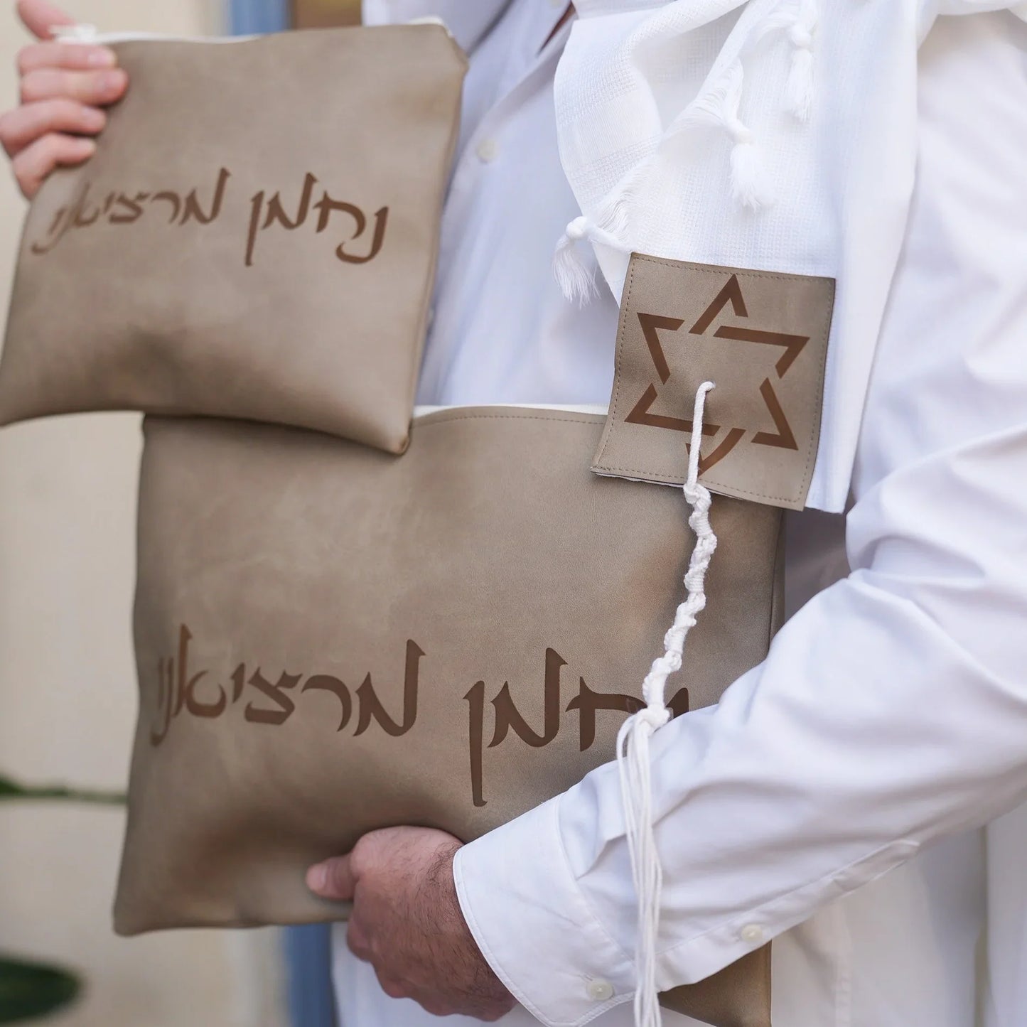 סט כיסויים לטלית ולתפילין יוקרתי דמוי עור חום בחיתוך לייזר