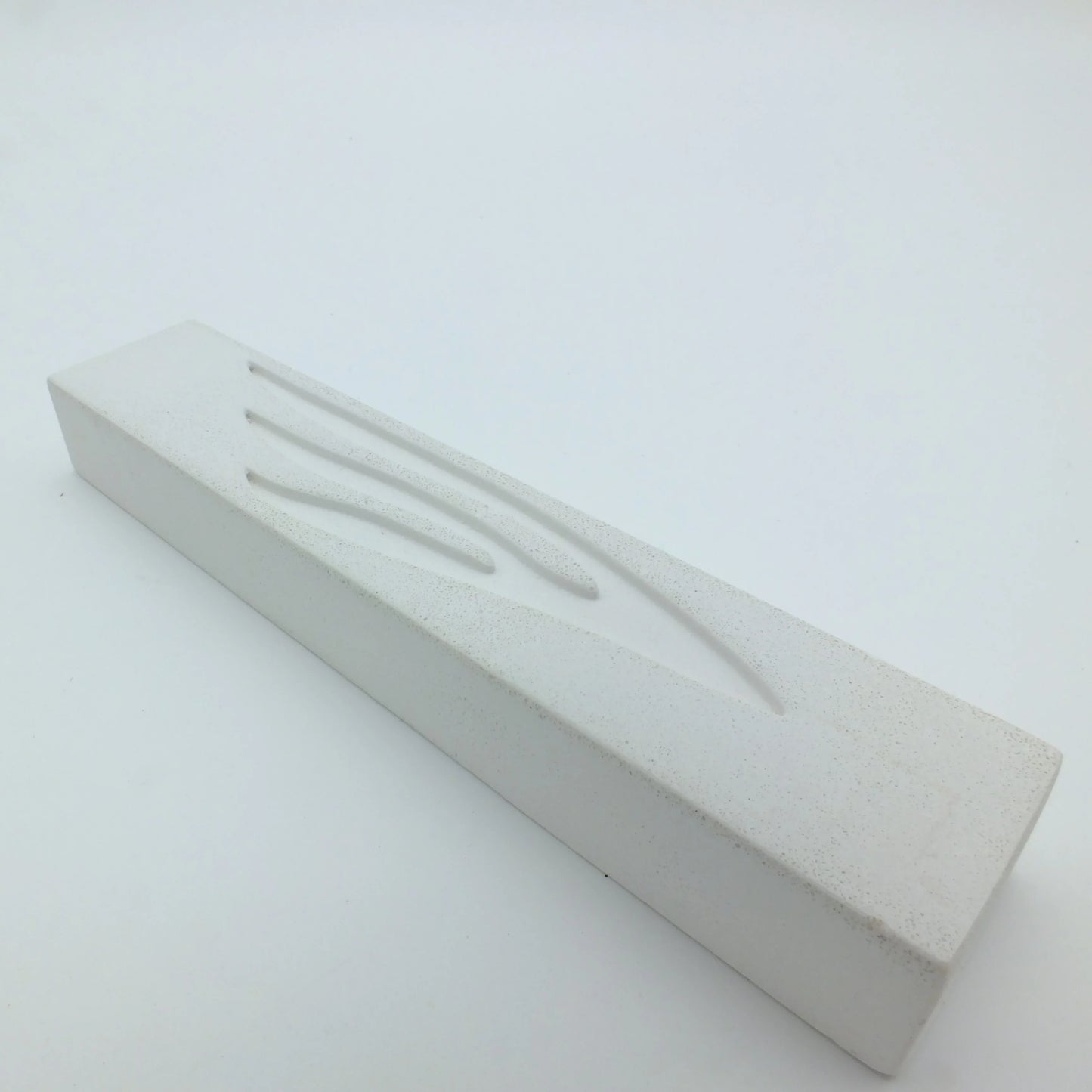 בית מזוזה מבטון לבן 20' | ש מעוצבת