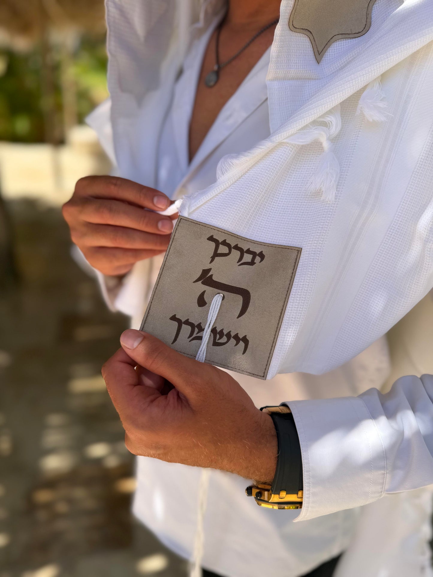 טלית צמר Premium | דגם ברכת כהנים אבן קטיפה בחיתוך לייזר