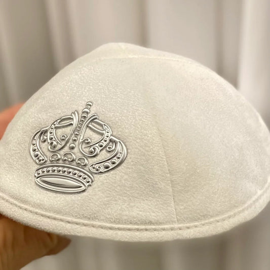 טלית צמר עם אומנות מעולה.