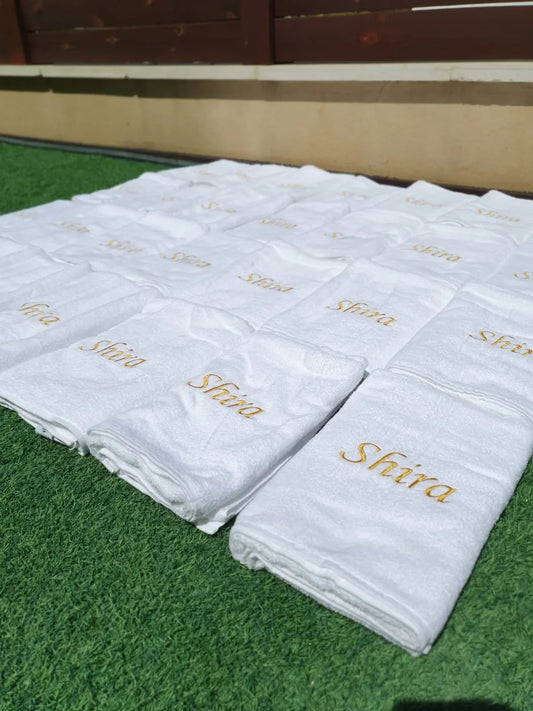 מגבת גוף עם רקמת שם