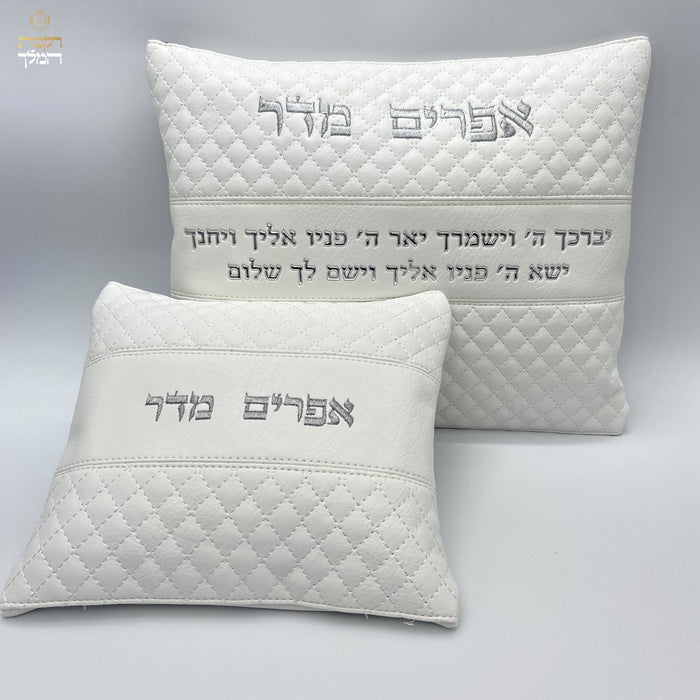 סט כיסויים לטלית ולתפילין "יברכך" לבן אותיות כסף