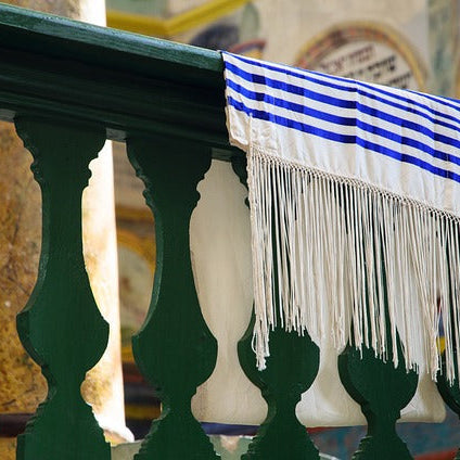 בקניית טלית לחתן