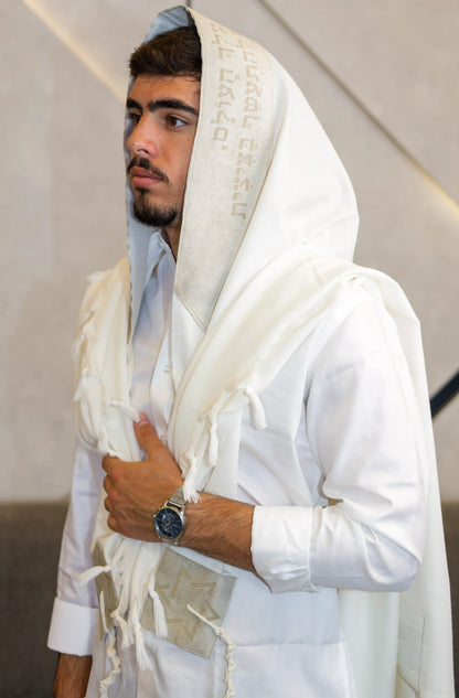 סט חתנים אבן עם טלית צמר חיתוך לייזר עם סידור כוונת הלב וכיפה