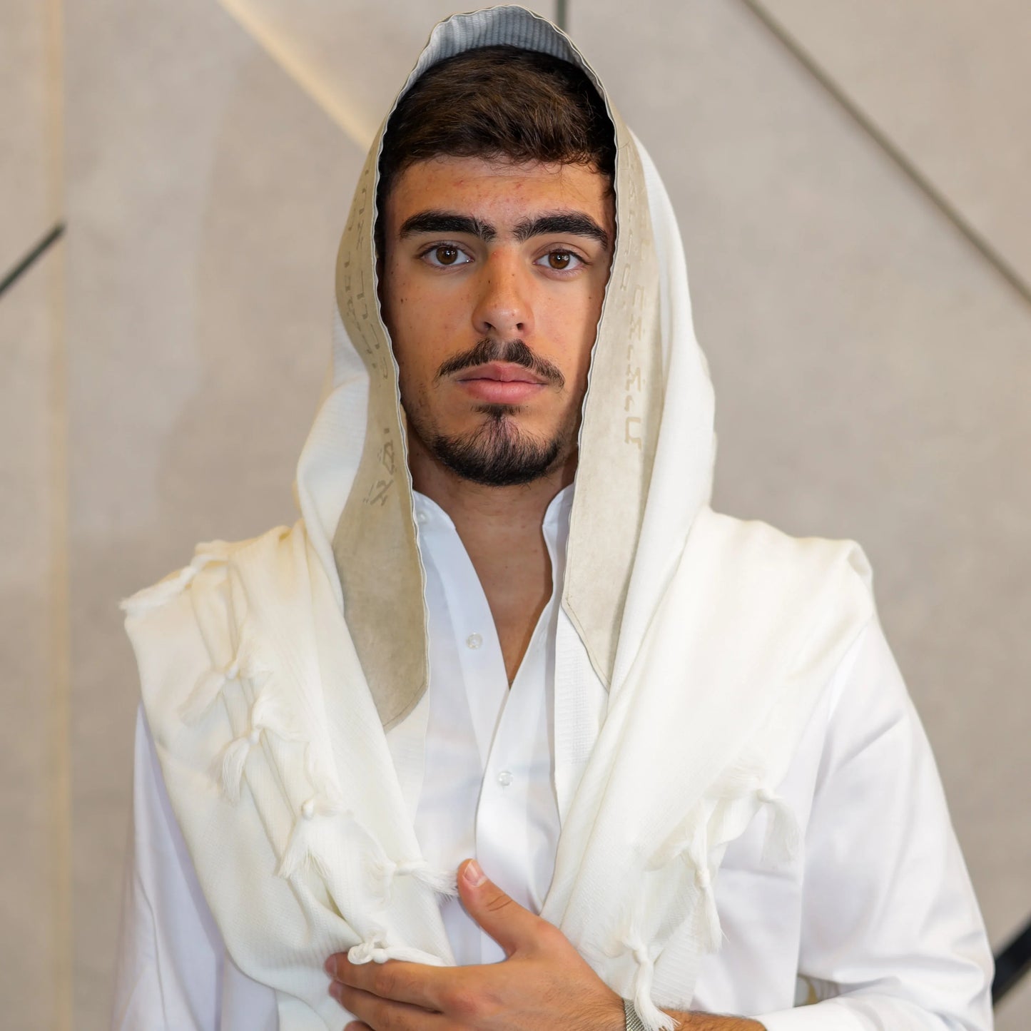 סט חתנים אבן עם טלית צמר חיתוך לייזר עם סידור כוונת הלב וכיפה