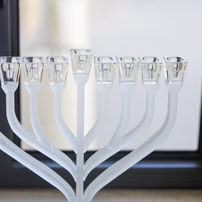 חנוכיית קריסטל | חלבית