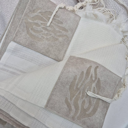 סט חתנים בז' האש עם טלית צמר חיתוך לייזר עם סידור כוונת הלב וכיפה