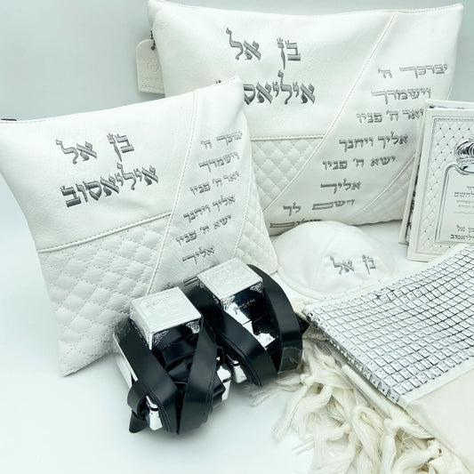 סטים לבר מצווה, הרכב משמעותי שעוצב בדייקנות, חוגג את ההתבגרות בסטייל ובמסורת