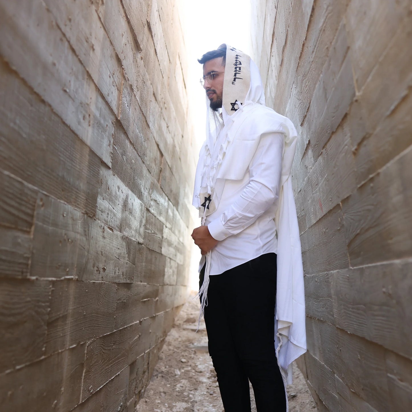 טלית צמר Premium | דגם בז' בהיר חיתוך לייזר