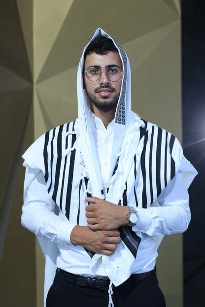 טלית 100% צמר | עטרה אבנים שחור כסף