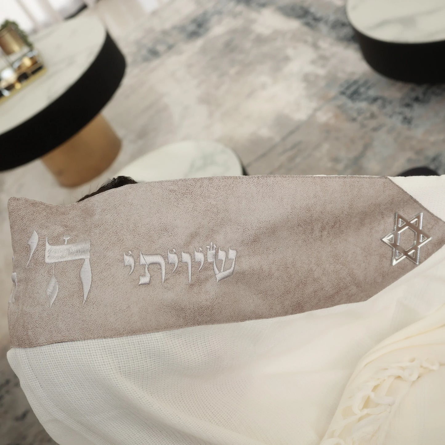 טלית צמר Premium | דגם אפור חיתוך לייזר