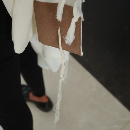 טלית צמר Premium | דגם חום בהיר חיתוך בלייזר