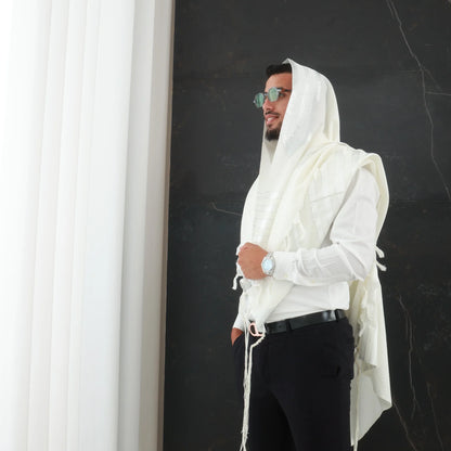 מארז לחתן יברכך כתר שחור לואי עם טלית צמר סידור וכיפה