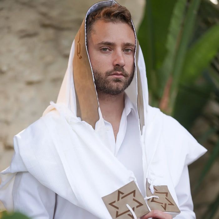 טלית צמר Premium | דגם יברכך חום דמוי עור בחיתוך לייזר