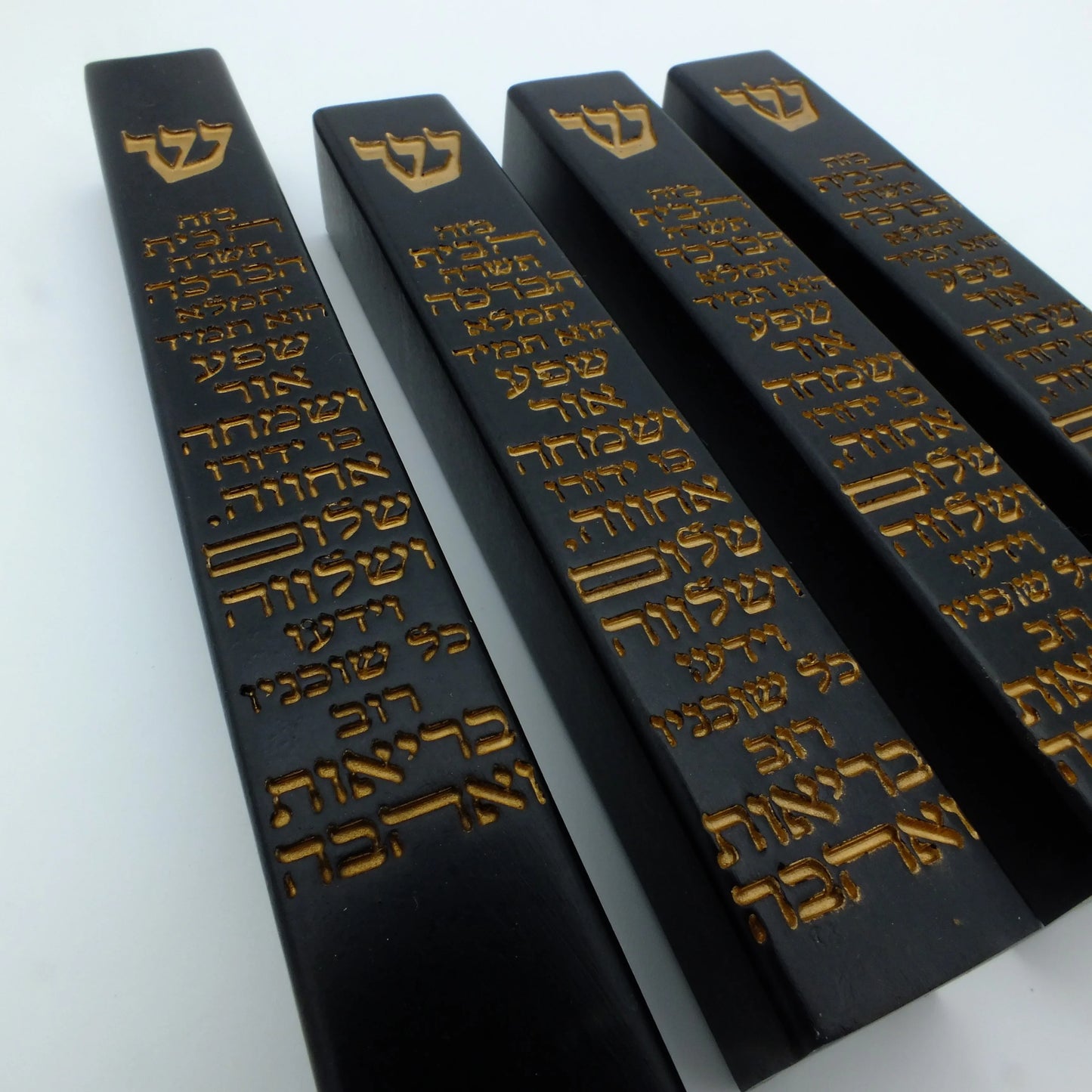 מארז בתי מזוזות דמוי בטון ברכת הבית 1+3 | שחורות "ש" זהב