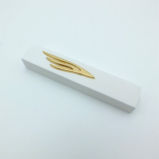 מזוזה בטון 20 ס"מ בעיטור "ש" בצבע לבן, זהב