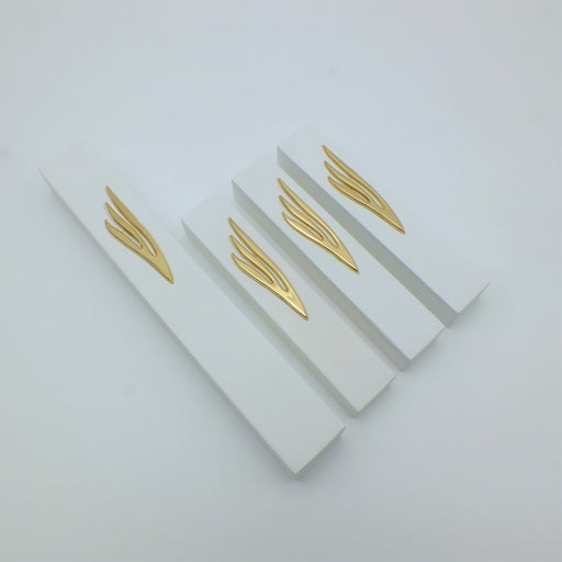 סט שלוש מזוזות בטון לבנות בעיצוב "ש" מוזהב