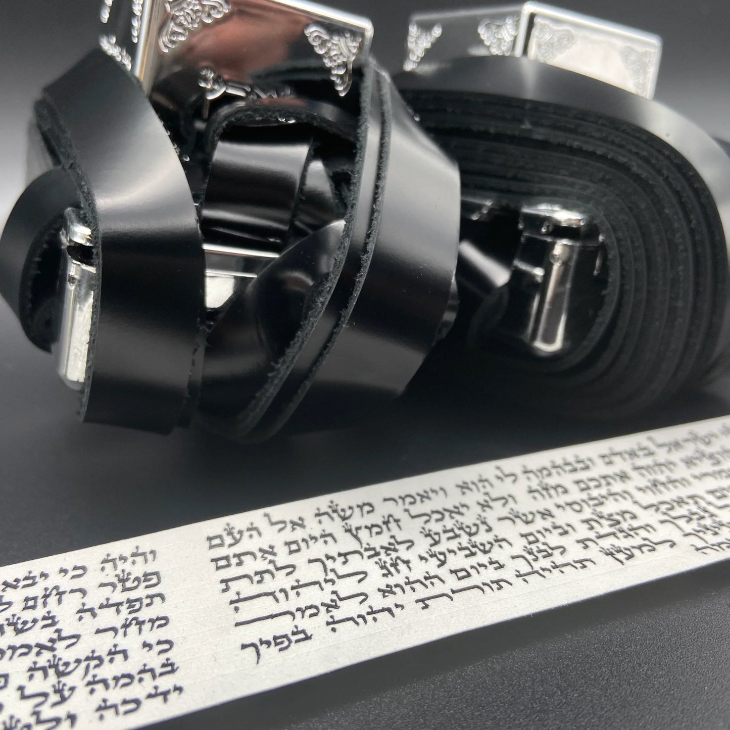 סט בר מצווה, אנסמבל מהודר לציון הדרך החשוב של הבחור