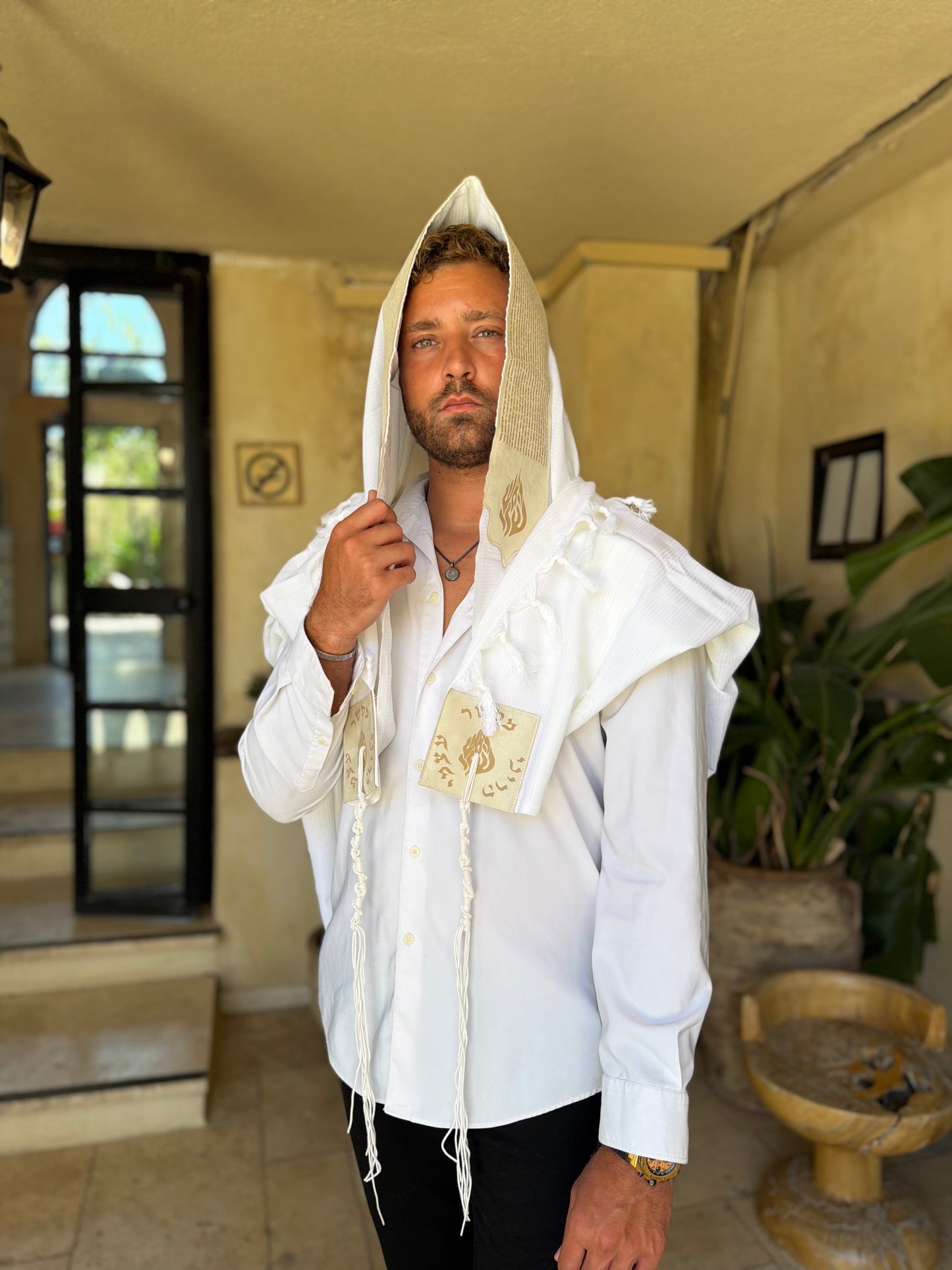 מארז לחתן יוקרתי צבע בז | הריני מקשר
