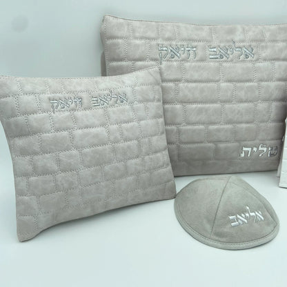 מארז קדושה יוקרתי לגבר דגם כותל צבע אבן עם סידור וכיפה